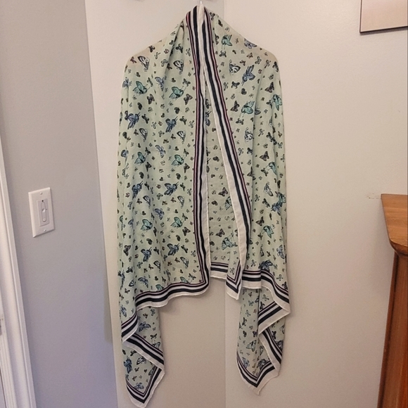 🚨3/$10 Oversized Butterfly Scarf/Wrap - Picture 4 of 7